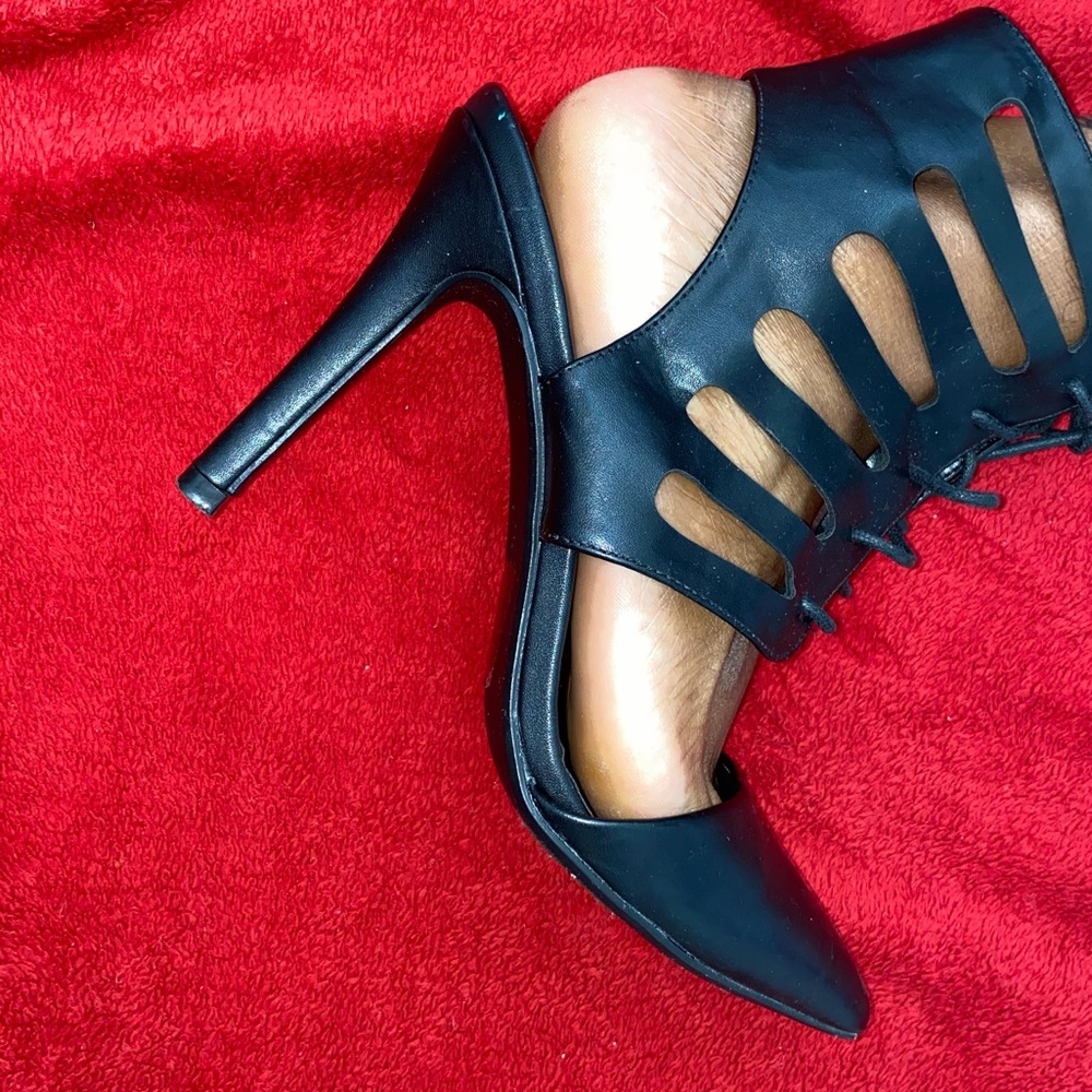 Lace Me Up Pumps - Picture 5 of 6